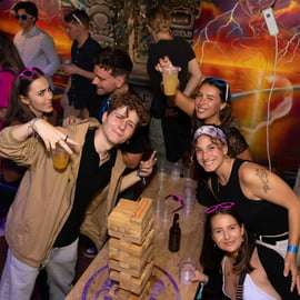Praga: Pub Crawl con 2 ore di open bar al Drunken Monkey