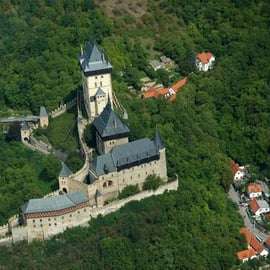 Praga: Visita guiada al Castillo de Karlštejn con ticket de entrada