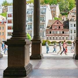 Praga: Viagem de um dia a Karlovy Vary com Torre de Vigia e Funicular