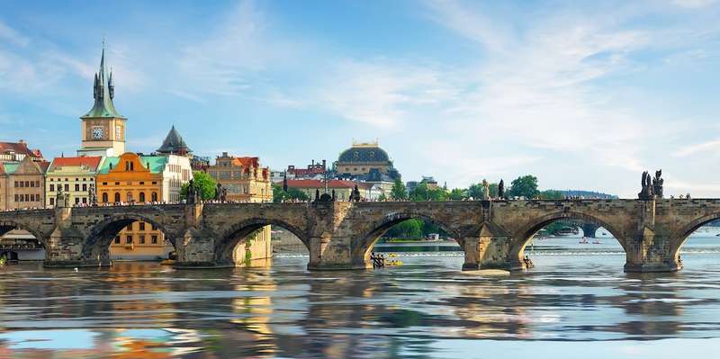 Visitare il Ponte Carlo senza la folla
