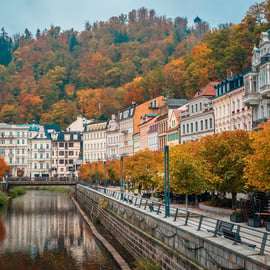 Desde Praga: Excursión a Karlovy Vary y Castillo de Loket